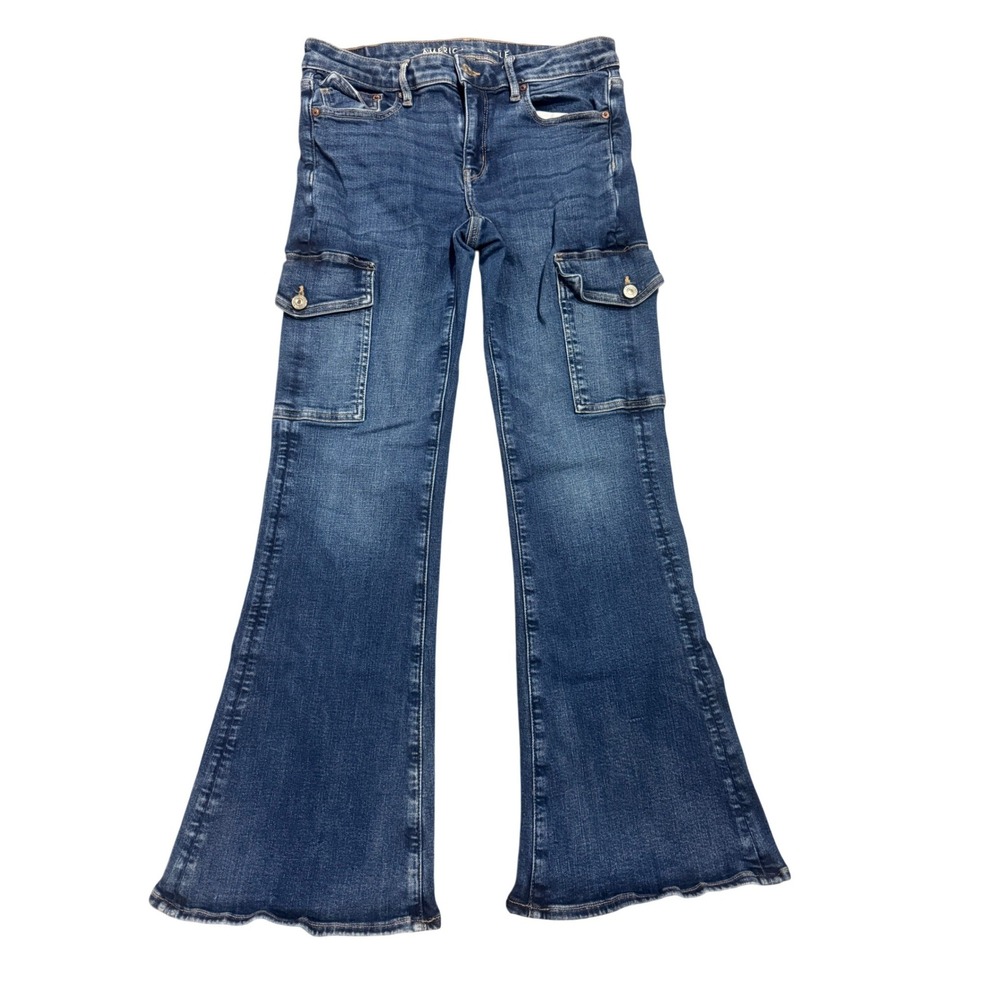 American Eagle Low Rise Flare Cargo Jeans Medium Wash Stretch Size 6 Regular